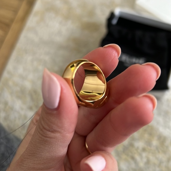 Celine Ring - Picture 9 of 13